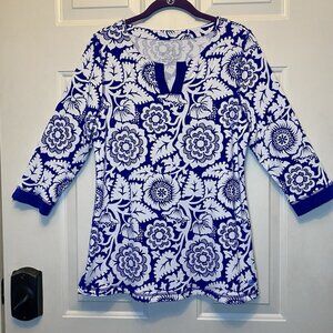 T By TALBOTS Blue Floral UPF 50+ Sun Protection Stretch Knit Top Sz Large PETITE